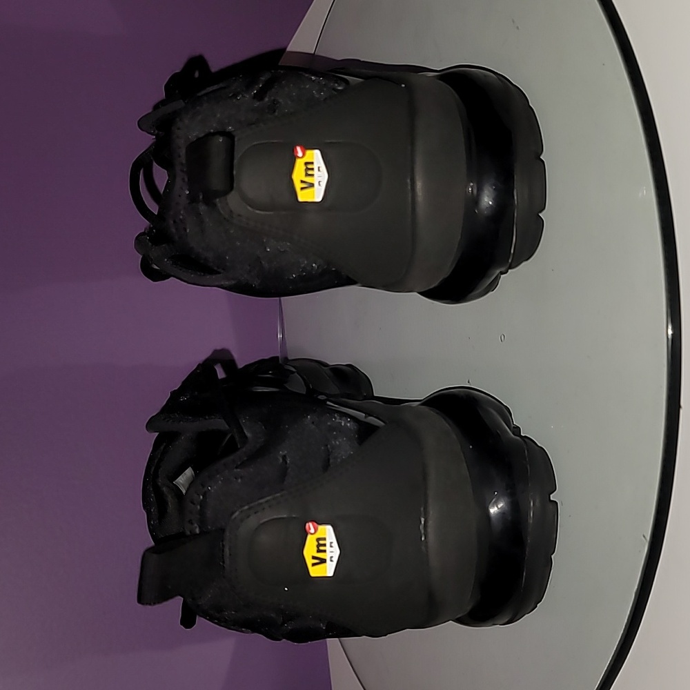 Nike Black VaporMax Plus Sz: 8.5 - Picture 9 of 13